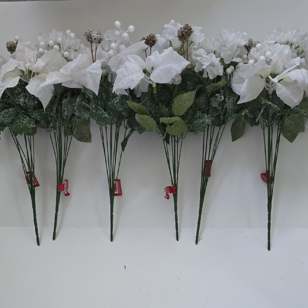 NWT Poinsettia & Hyddrangea Mix Floral Arrangement Artificial Set 6